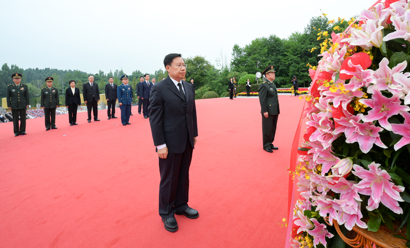 我省隆重举行向人民英雄敬献花篮仪式王晓晖汪海江黄强施小琳姜平等出席「相关图片」